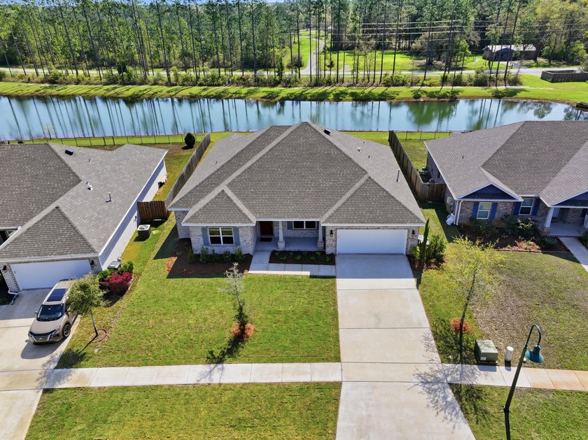 HUGE PRICE IMPROVEMENT! Welcome to 133 Sky Way in Hammock Bay - Beach Home for sale in Freeport, Florida on Beachhouse.com