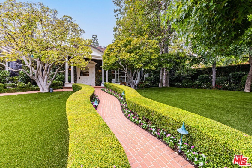 Formerly the home of Goldie Hawn and Kurt Russell, this nearly 6 - Beach Home for sale in Pacific Palisades, California on Beachhouse.com