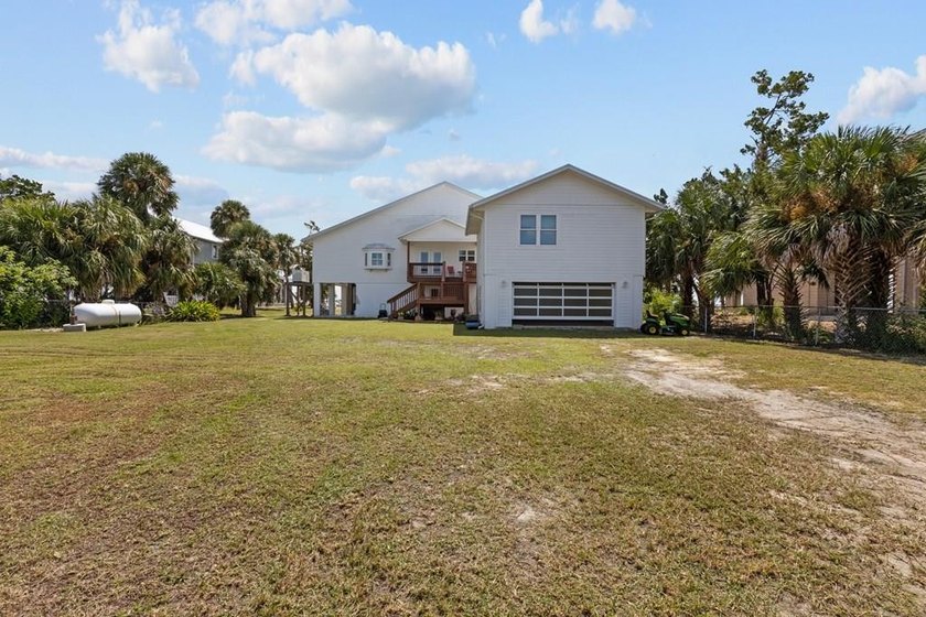Welcome to your dream retreat on Florida's beautiful Nature - Beach Home for sale in Cedar Key, Florida on Beachhouse.com
