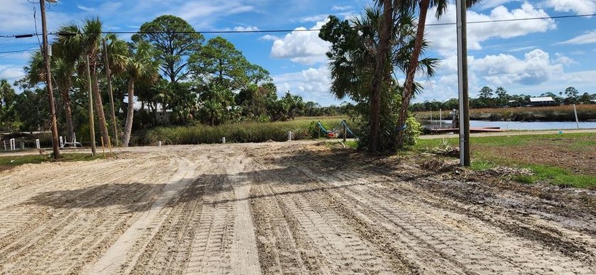 MOTIVATED SELLER!!!! This Suwannee, FL property boast - Beach Lot for sale in Suwannee, Florida on Beachhouse.com