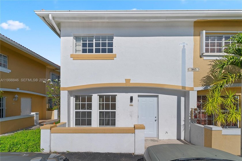 The patio faces a nice lake. Great location due to its proximity - Beach Townhome/Townhouse for sale in Miami, Florida on Beachhouse.com