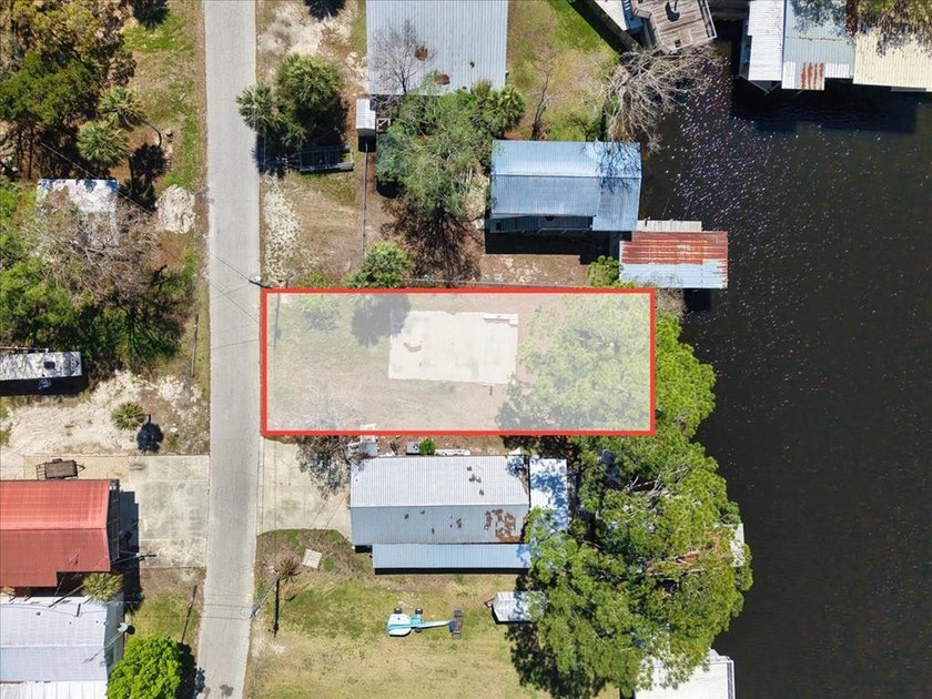 Perfect lot located on the largest deep water canal in the town - Beach Lot for sale in Suwannee, Florida on Beachhouse.com