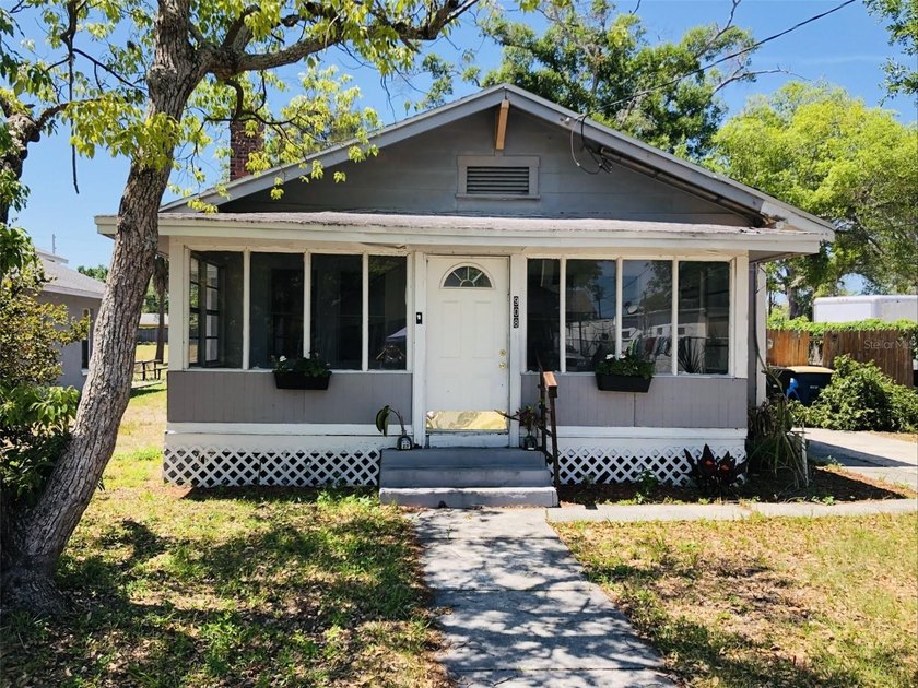 Investor opportunity with lots of potential in the heart of - Beach Home for sale in Clearwater, Florida on Beachhouse.com