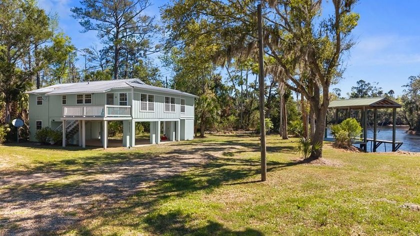 Welcome to easy river living in Steinhatchee, where the views - Beach Home for sale in Steinhatchee, Florida on Beachhouse.com