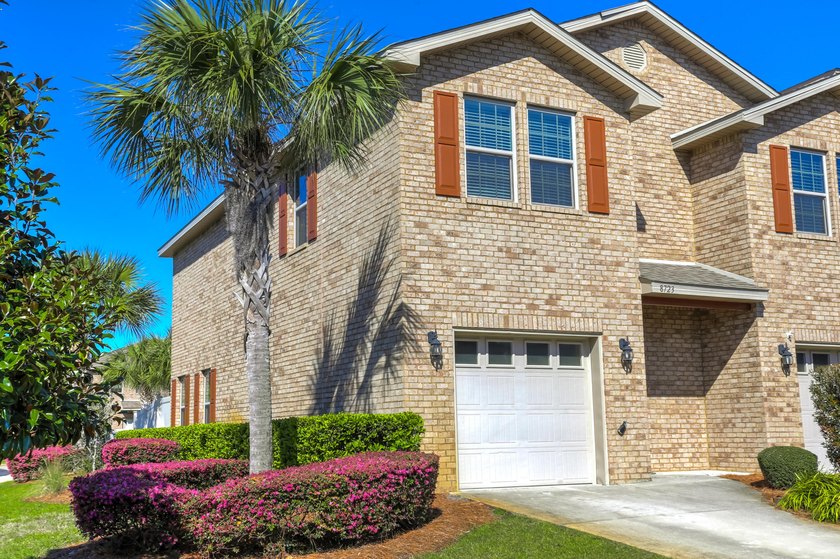 Immaculate like NEW, Townhome 3/2.5 with attached garage, fenced - Beach Townhome/Townhouse for sale in Navarre, Florida on Beachhouse.com