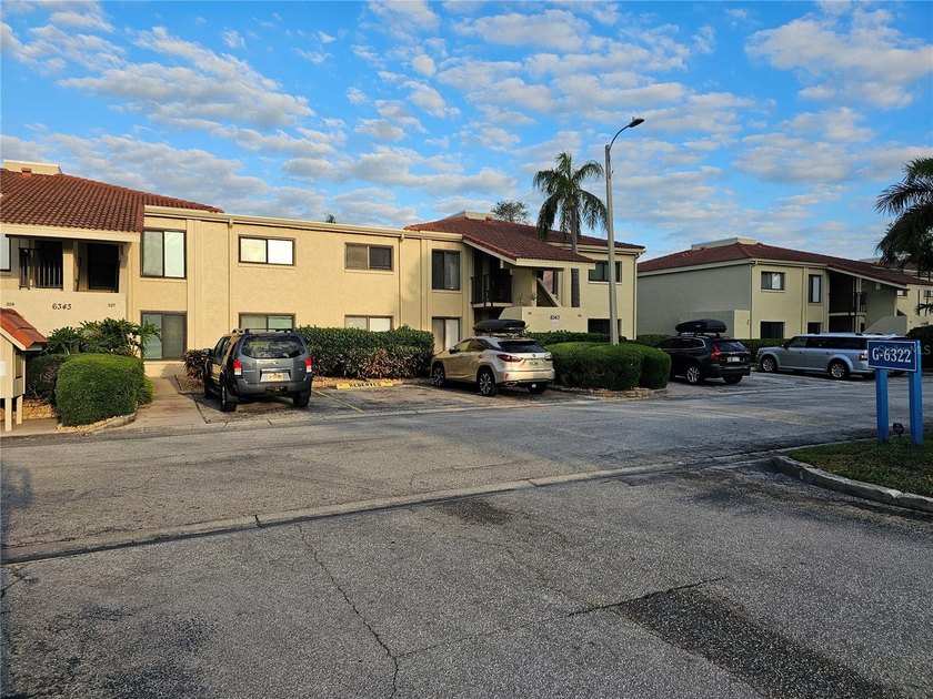 REDUCED & PRICED FOR QUICK SALE - Welcome to this 2-bedroom - Beach Condo for sale in St. Petersburg, Florida on Beachhouse.com