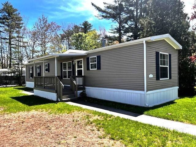 Beautiful Like New being sold completely furnished just 1.5mi to - Beach Home for sale in Old Orchard Beach, Maine on Beachhouse.com