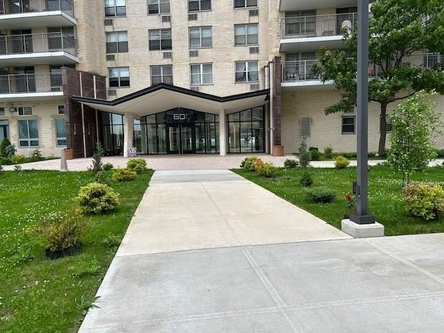 Welcome to Brightwater Tower.
Beautiful 2 bedroom, 1bath condo - Beach Condo for sale in Brooklyn, New York on Beachhouse.com