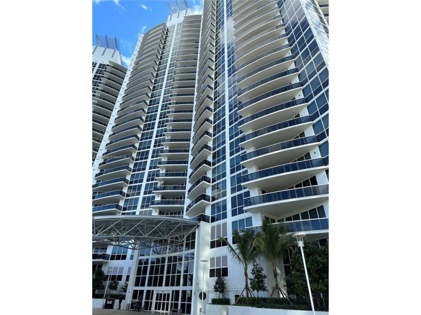 2007 is the lowest price per sq ft in the entire building. 2007 - Beach Condo for sale in Miami Beach, Florida on Beachhouse.com