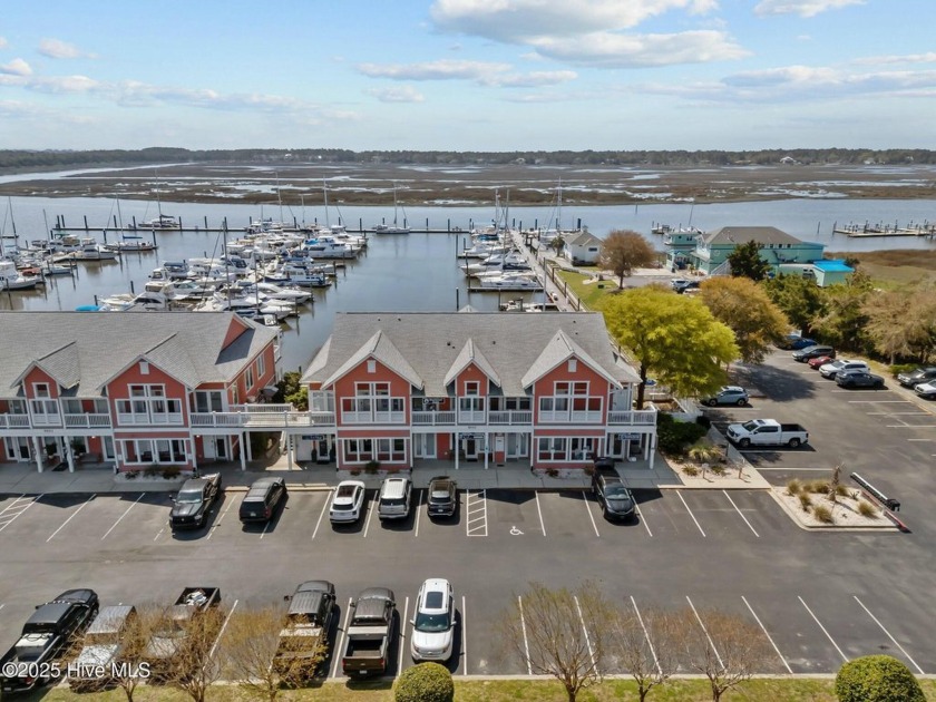 Beautifully upgraded  studio condo with  well-appointed unit - Beach Condo for sale in Southport, North Carolina on Beachhouse.com