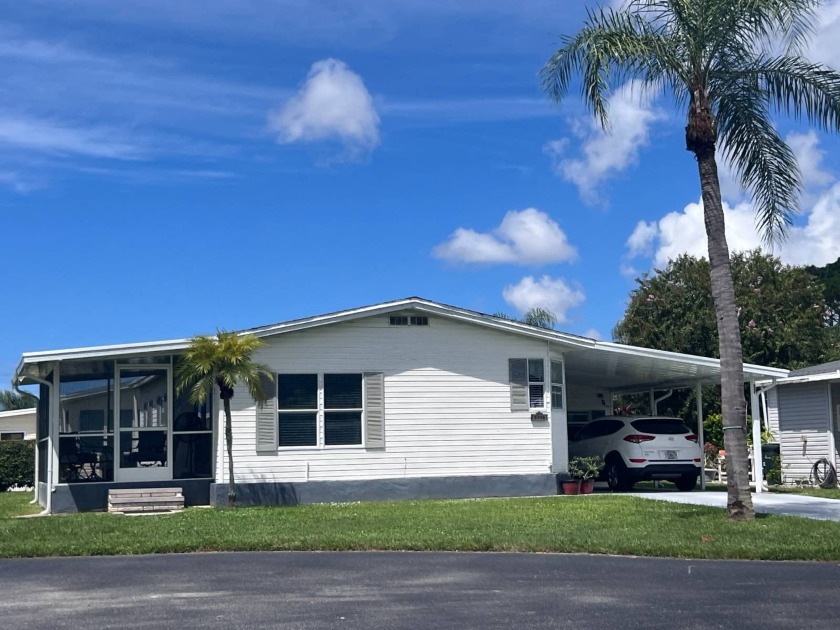 Home is on a cul-de-sac!    Brand New Screened Lanai on the - Beach Home for sale in Sarasota, Florida on Beachhouse.com