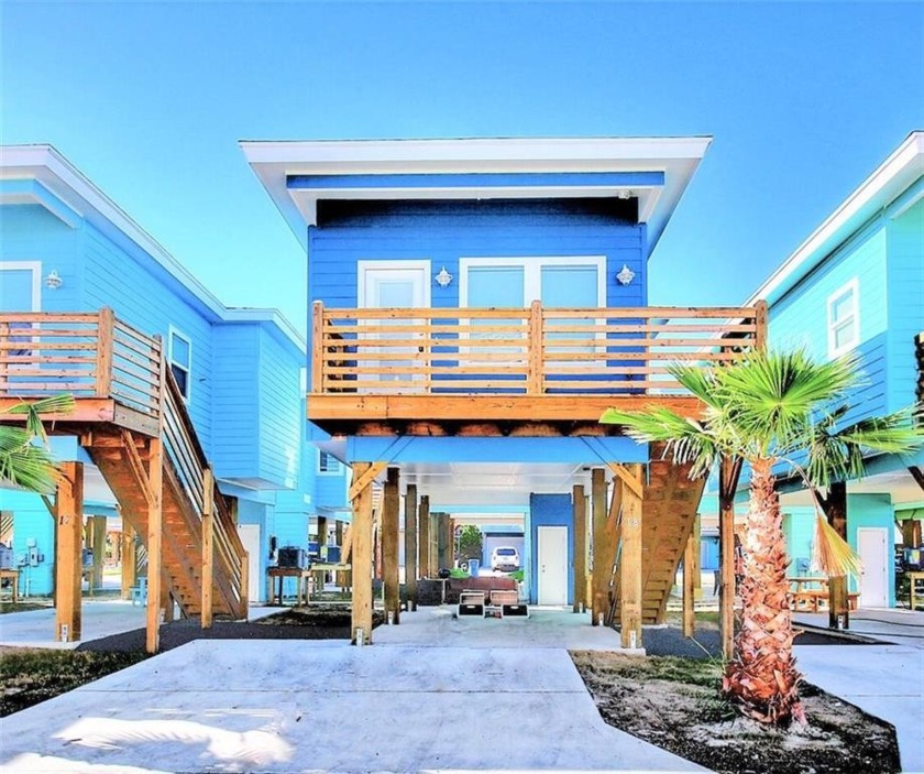 Super income generator! Sweet 2 bedroom fully furnished bungalow - Beach Condo for sale in Port Aransas, Texas on Beachhouse.com
