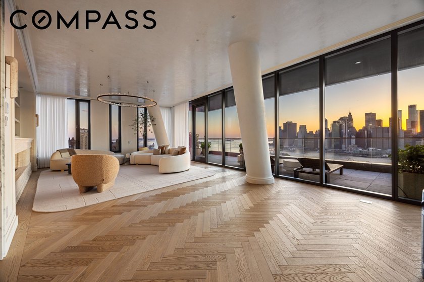 With cinematic views spanning the Brooklyn Bridge, Manhattan - Beach Condo for sale in Brooklyn, New York on Beachhouse.com