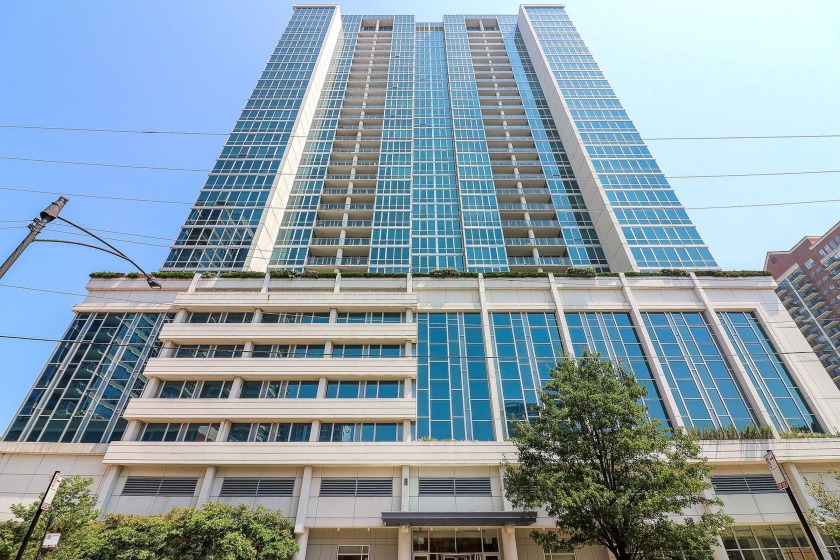 BRAND NEW CARPET AND FRESH PAINTED. Beautiful High Floor Sunny - Beach Home for sale in Chicago, Illinois on Beachhouse.com