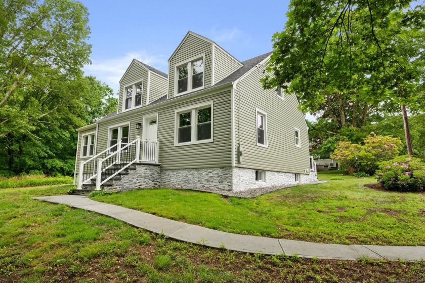Tucked away at the end of a quiet cul-de-sac all by itself, this - Beach Home for sale in New London, Connecticut on Beachhouse.com