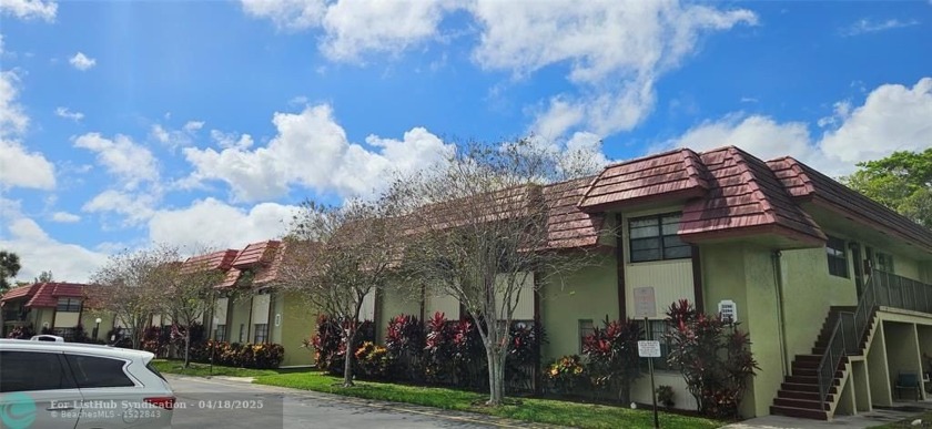 GREAT OPPORTUNITY!!! FIRST FLOOR CORNER UNIT, CANAL VIEW, IMPACT - Beach Condo for sale in Coral Springs, Florida on Beachhouse.com