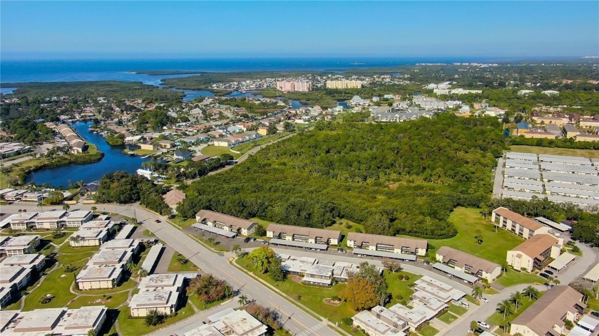 *** SELLER OFFERING A $5,000 CREDIT TO BUYER AT CLOSING! *** - Beach Condo for sale in New Port Richey, Florida on Beachhouse.com