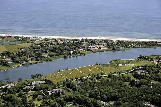 This rarified 2.6 acre lot spans over 294 feet of private - Beach Acreage for sale in East Hampton, New York on Beachhouse.com