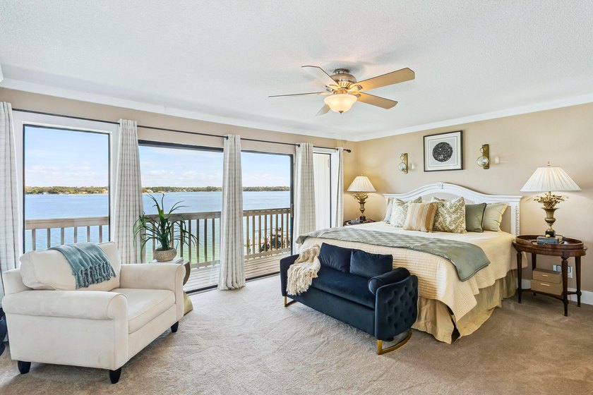 **WATERFRONT TOWNHOME** Beautiful 3BR/3.5BA townhome in the - Beach Townhome/Townhouse for sale in Fort Walton Beach, Florida on Beachhouse.com