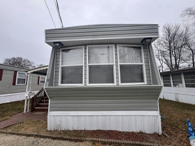 This is a MUST see, charming 2-bedroom 1 bath home full of - Beach Home for sale in Hazlet, New Jersey on Beachhouse.com