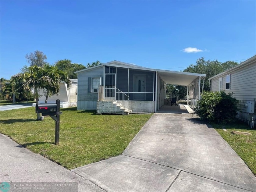 Absolutely gorgeous 3/2 double wide  built in 2006 - 3rd bedroom - Beach Home for sale in Davie, Florida on Beachhouse.com