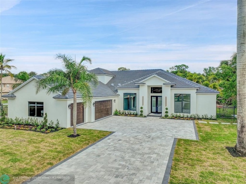 Dream home in prestigious Legand Lakes Estates Community. This - Beach Home for sale in Lake Worth, Florida on Beachhouse.com
