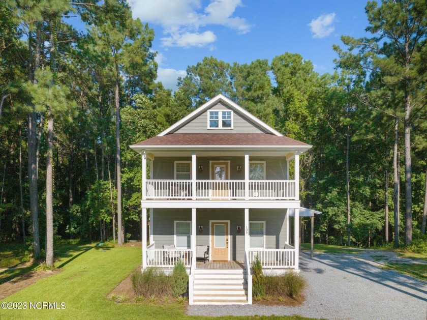 Offered furnished! Convenient Turn-Key and move-in ready - Beach Home for sale in Minnesott Beach, North Carolina on Beachhouse.com