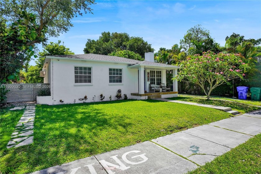 Great opportunity for investors regarding a beautiful and - Beach Home for sale in Miami, Florida on Beachhouse.com