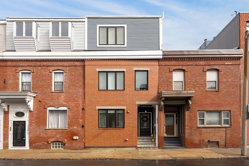 Location Location!! Beautifully renovated in 2019 and - Beach Condo for sale in Boston, Massachusetts on Beachhouse.com