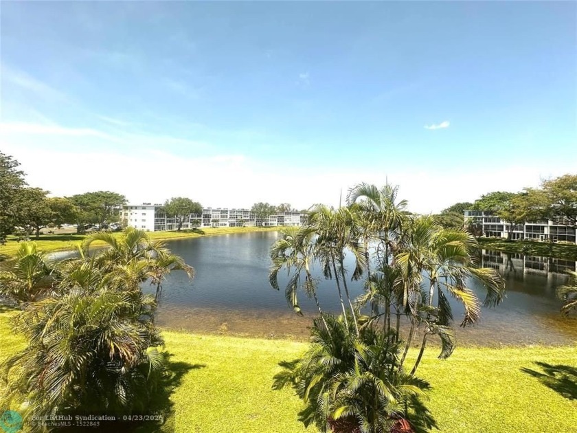 STUNNING WATER VIEW from this 1 bedrm, 1.5 bath condo in the - Beach Condo for sale in Deerfield Beach, Florida on Beachhouse.com