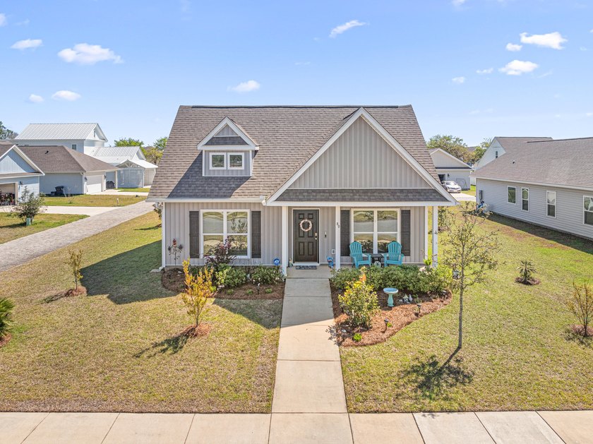Welcome to 80 Woodsorrel Street -- where charm, thoughtful - Beach Home for sale in Freeport, Florida on Beachhouse.com