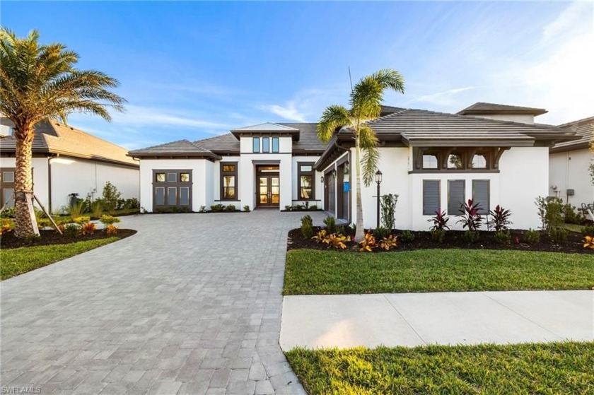 Gorgeous Turnkey Pool home with Spa and Outdoor Kitchen and - Beach Home for sale in Fort Myers, Florida on Beachhouse.com