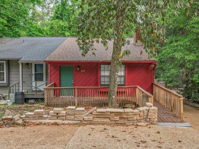 Nestled in a quiet, friendly neighborhood, this home offers a - Beach Townhome/Townhouse for sale in Tallahassee, Florida on Beachhouse.com