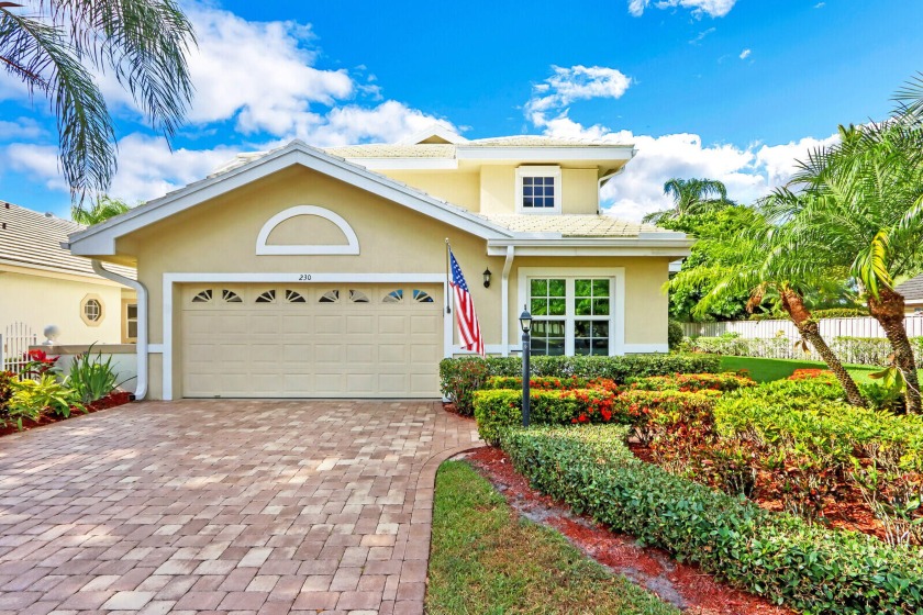 Rare opportunity to buy this single family home in the highly - Beach Home for sale in Palm Beach Gardens, Florida on Beachhouse.com