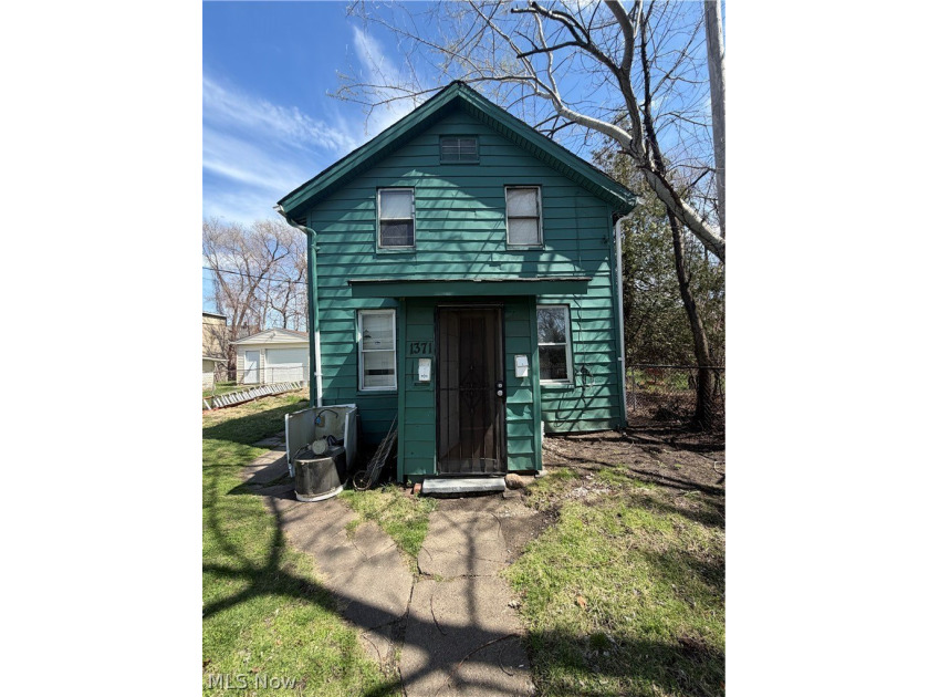 Incredible Cash Flow Opportunity - 3 Homes on One Parcel! This - Beach Home for sale in Cleveland, Ohio on Beachhouse.com