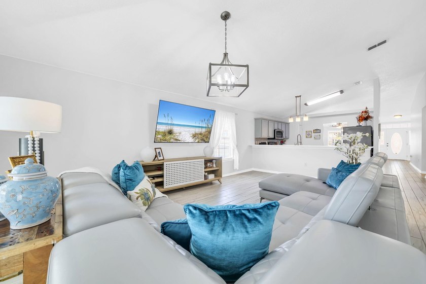 CUL-DE-SAC CHARM, SPACE TO SPREAD OUT & A KITCHEN THAT STEALS - Beach Home for sale in Santa Rosa Beach, Florida on Beachhouse.com