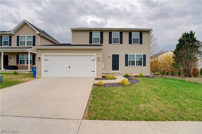 Beautifully updated Colonial with tasteful custom finishes - Beach Home for sale in Lorain, Ohio on Beachhouse.com