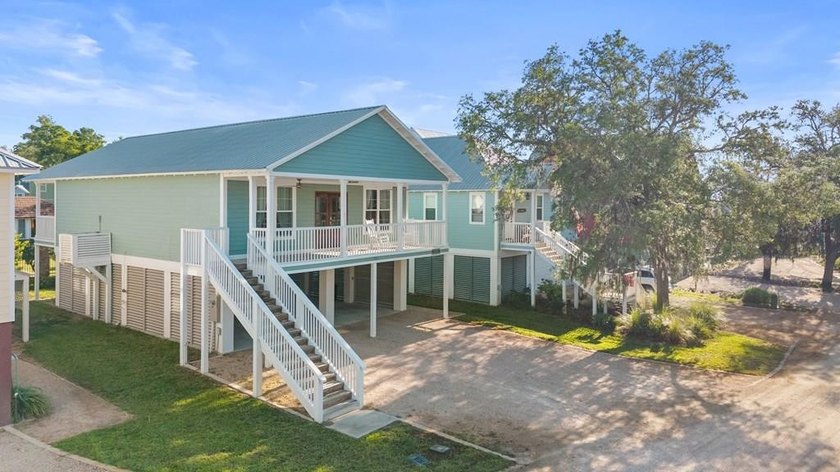 Welcome to your next investment opportunity in the heart of - Beach Home for sale in Steinhatchee, Florida on Beachhouse.com