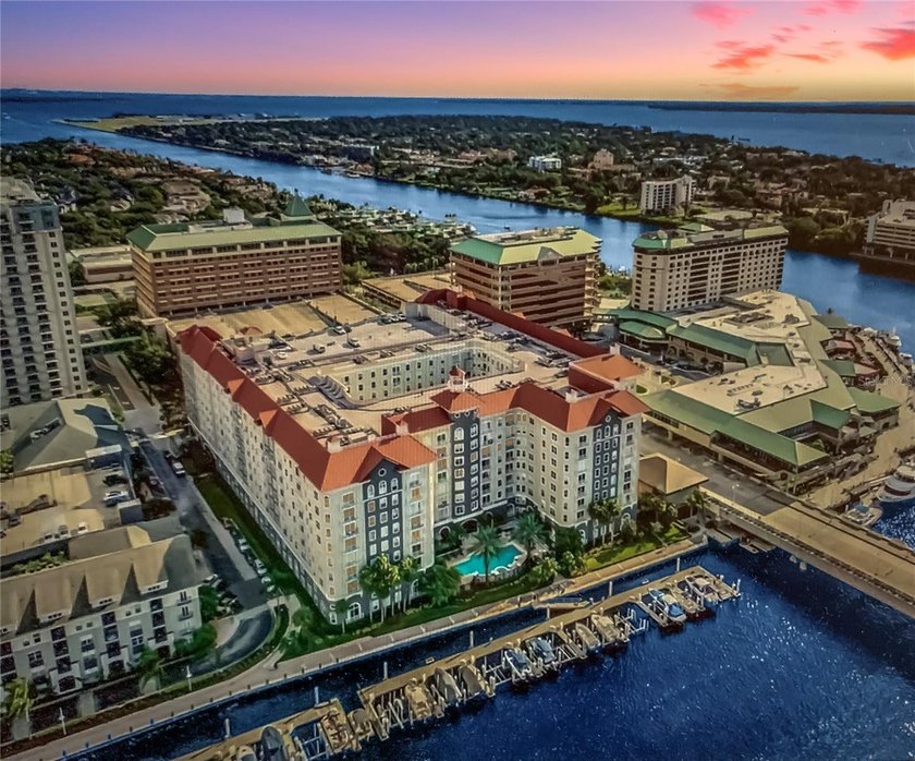 LUXURY DESIGN COMBINED WITH HISTORICAL CRAFTSMANSHIP - PARKCREST - Beach Condo for sale in Tampa, Florida on Beachhouse.com