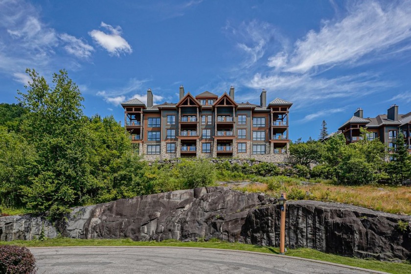 EQUINOXE - Exceptional 1-bedroom condo in the prestigious - Beach Condo for sale in Mont-Tremblant,  on Beachhouse.com