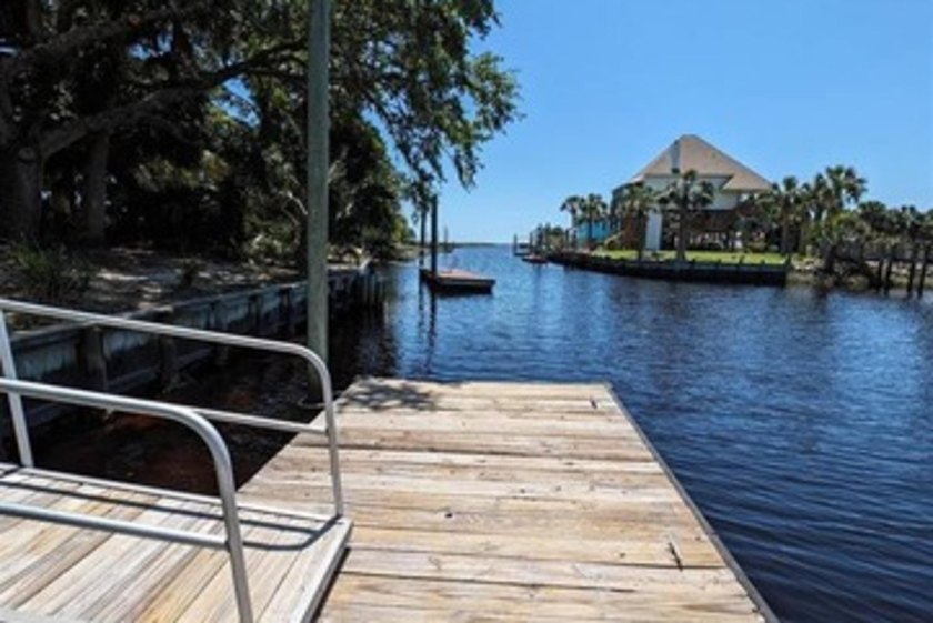 Ready to build-Beautiful flat lot with 83 ft on deep water canal - Beach Lot for sale in Crawfordville, Florida on Beachhouse.com