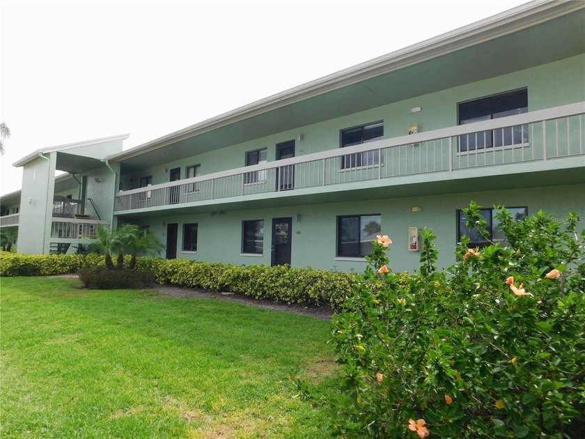 Welcome home to this beautifully updated second-floor condo - Beach Condo for sale in Oldsmar, Florida on Beachhouse.com