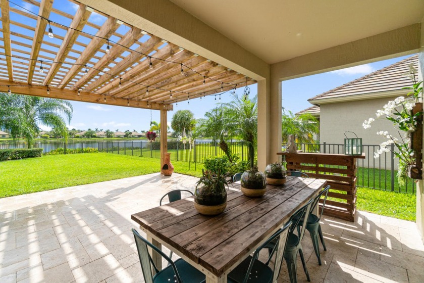 Experience prime community living with a lively clubhouse - Beach Home for sale in Wellington, Florida on Beachhouse.com