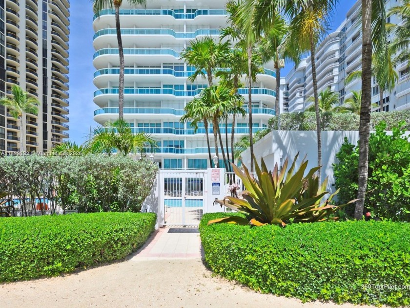 Spectacular city and Intracoastal view, with a wrap-around - Beach Condo for sale in Bal Harbour, Florida on Beachhouse.com