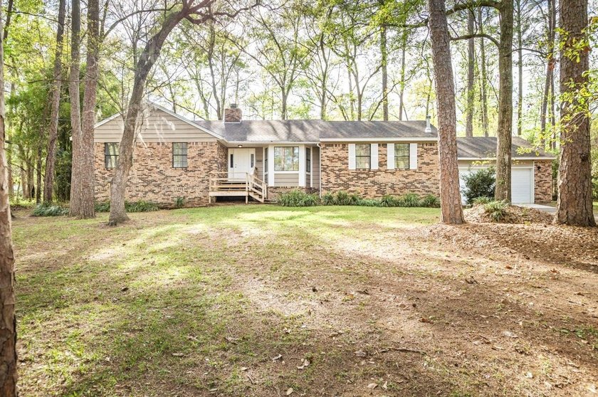 Mostly all brick home in the well established subdivision of - Beach Home for sale in Tallahassee, Florida on Beachhouse.com