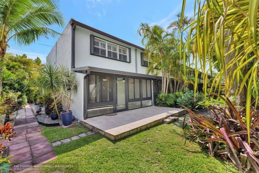 Corner fee simple townhouse in the heart of Wilton Manors - Beach Townhome/Townhouse for sale in Wilton Manors, Florida on Beachhouse.com