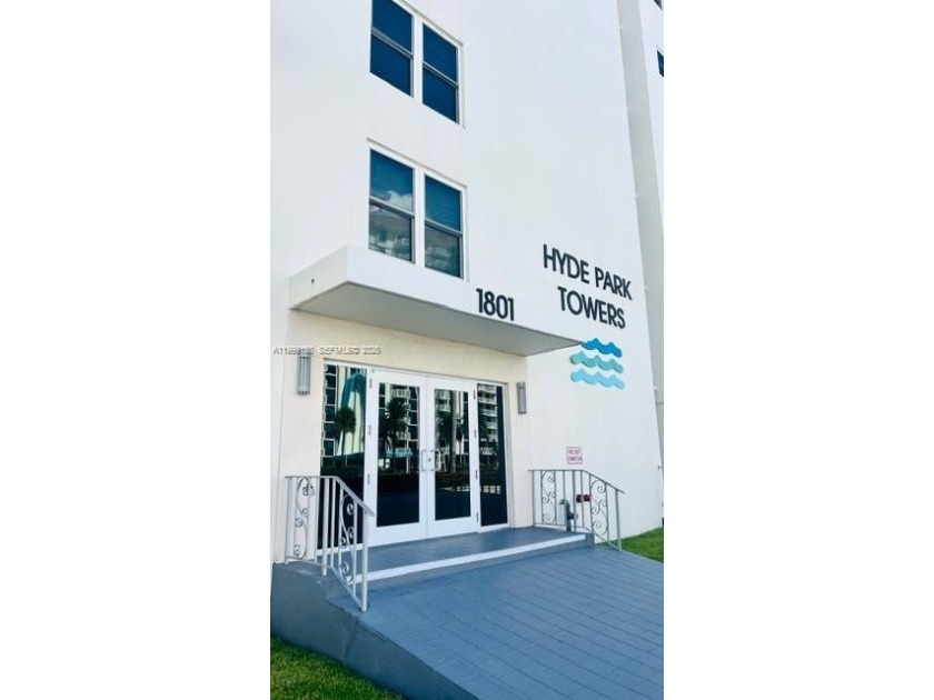 Great Corner unit offering the largest floor plan in the - Beach Condo for sale in Hollywood, Florida on Beachhouse.com