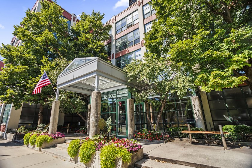 Spacious, bright, south facing loft with 12-foot high ceilings - Beach Condo for sale in Chicago, Illinois on Beachhouse.com