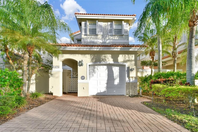 AMAZING 3/2.5 IN WEST LAKE VILLAGE WITH 1 CAR GARAGE. STAINLESS - Beach Townhome/Townhouse for sale in Hollywood, Florida on Beachhouse.com