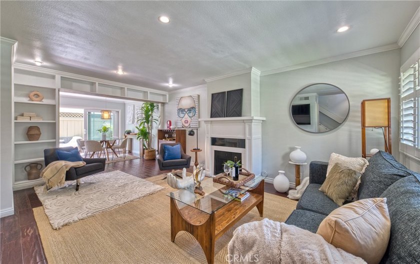 Experience the quintessential coastal lifestyle in this - Beach Townhome/Townhouse for sale in Newport Beach, California on Beachhouse.com